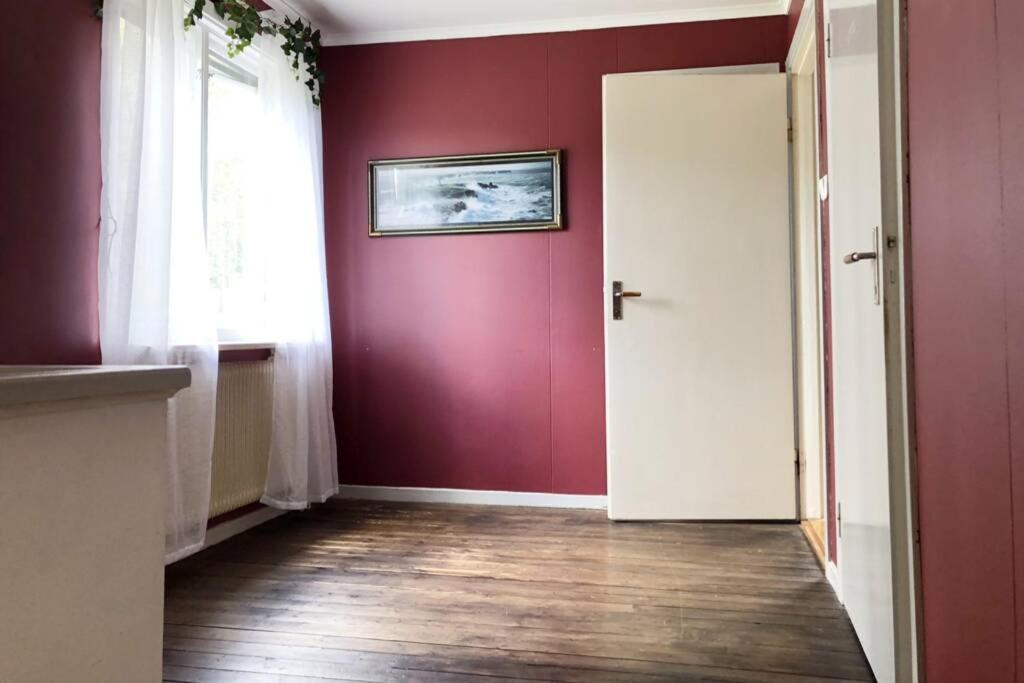 Egen Laegenhet I 2-Familjshus Pa Landet. Villa Tierp ภายนอก รูปภาพ